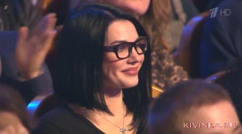 девушка в черных очках не кто иная как Аня из Сборной Мурманска